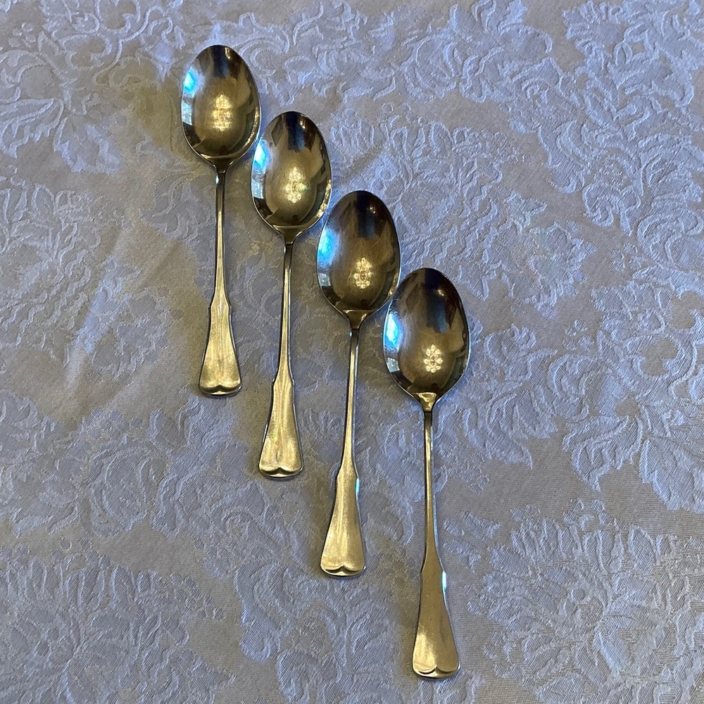 Oneida Stainless Soup Spoon Set